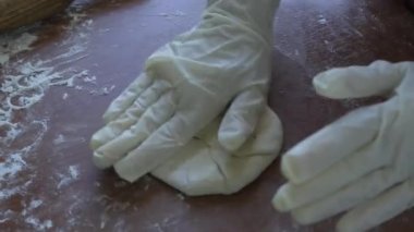 Köyde taze ev yapımı ekmek yapıyorum. Pasta ekmeği hazırla..