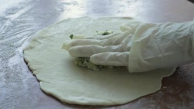 Köyde taze ev yapımı ekmek yapıyorum..