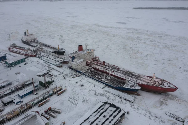 Arkhangelsk Rusia Diciembre 2020 Paisaje Invernal Del Río Barcos Amarrados — Foto de Stock