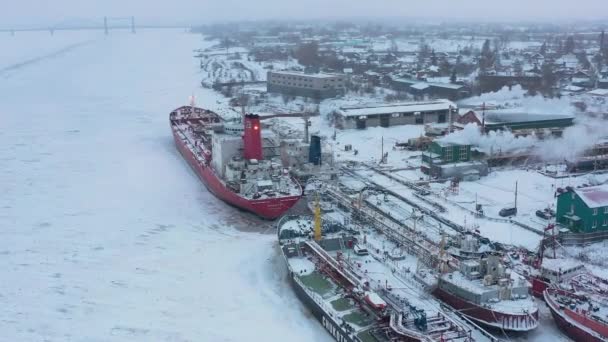 Arkhangelsk Rússia Dezembro 2020 Paisagem Inverno Rio Navios Ancorados Costa — Vídeo de Stock