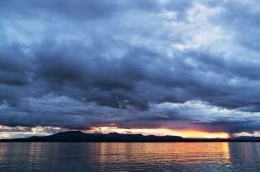 Fırtına günbatımı