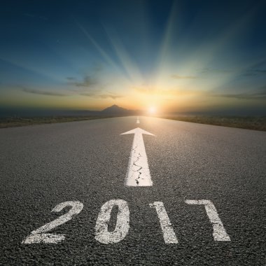 Güzel gün batımı, yaklaşan 2017 için boş açık yol