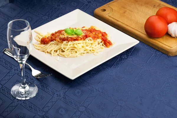 Świeżą porcję spaghetti milanese — Zdjęcie stockowe