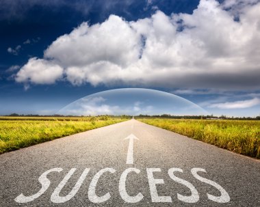 Boş asfalt yol - kavram başarı
