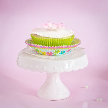 Şeker çiçek ile cupcake