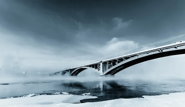 Puente sobre el río Yenisei — Foto de Stock