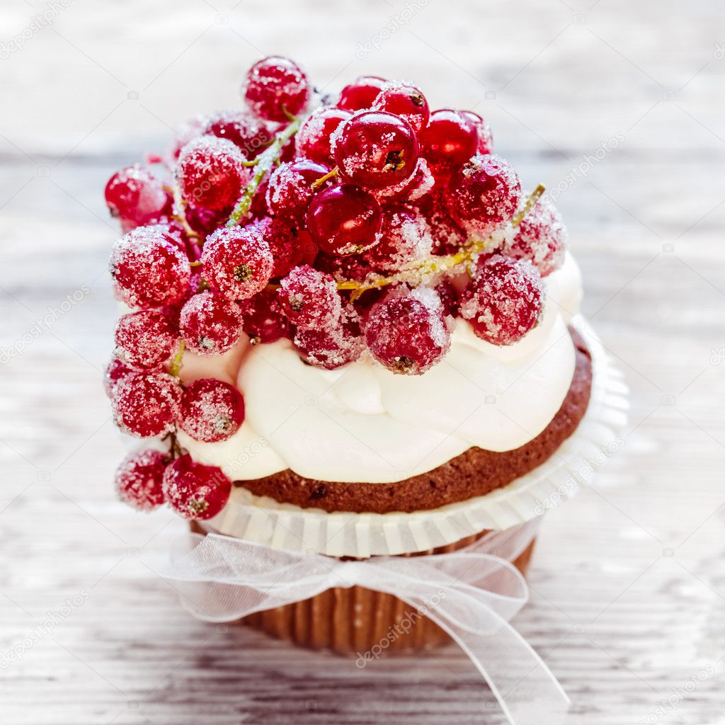 Cupcake with red currants