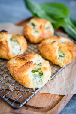 Puffs ıspanak ve sarımsak ile