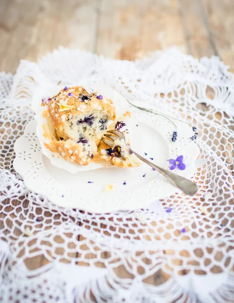 Homemade muffin with blueberries — Stock Photo, Image