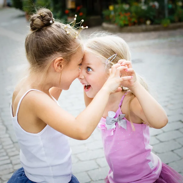 Soeurs liitle effronté — Photo