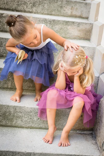 Triste o aburrida pequeña princesa — Foto de Stock