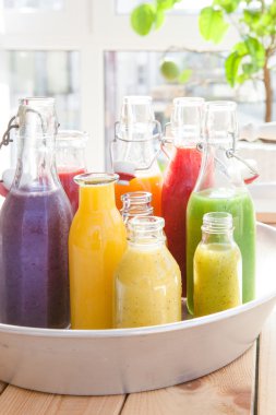 Taze smoothies çeşitli