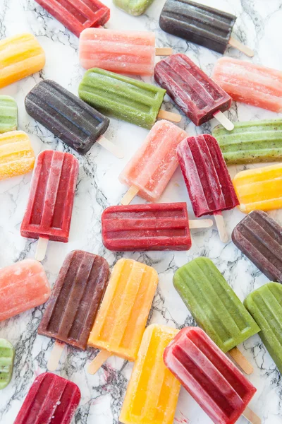 Ev yapımı dondurma popsicles