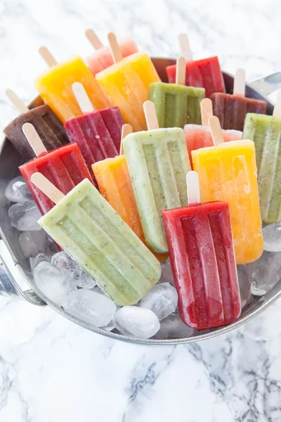 Homemade ice cream popsicles — Stock Photo, Image