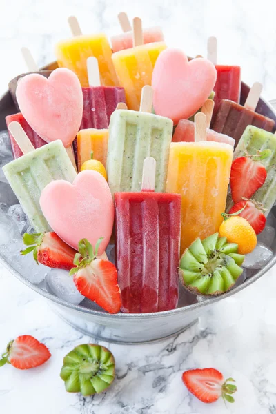 Homemade ice cream popsicles — Stock Photo, Image