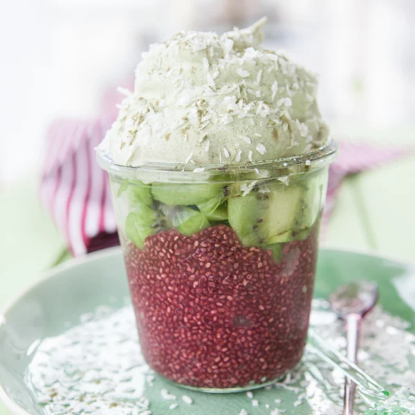 Chia Pudding with Kiwi — Stock Photo, Image