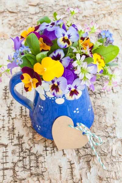 Kleine boeket van Lentebloemen — Stockfoto