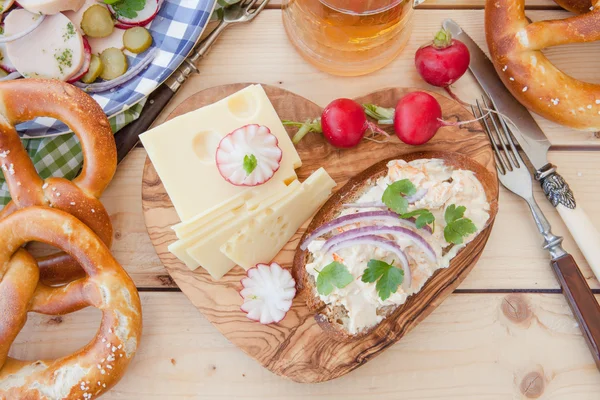 Rustic cheese platter — Stock Photo, Image