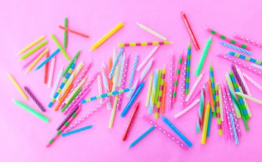 Doğum günü mumları çeşitli