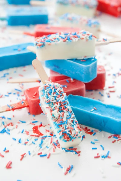 Paletas congeladas coloridas — Foto de Stock