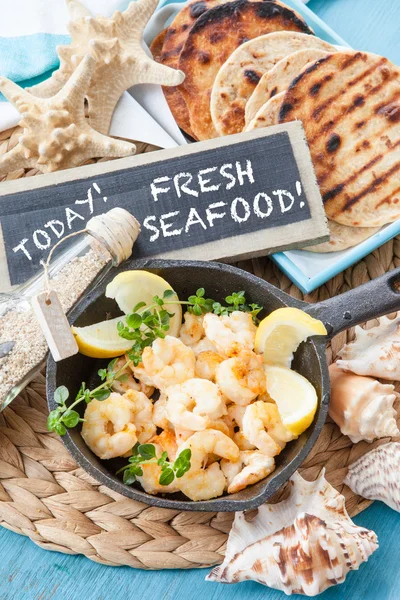 Chispas fritas con limón — Foto de Stock