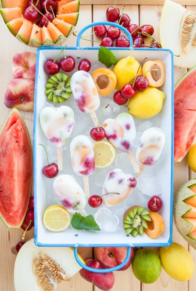 Homemade frozen popsicles — Stock Photo, Image