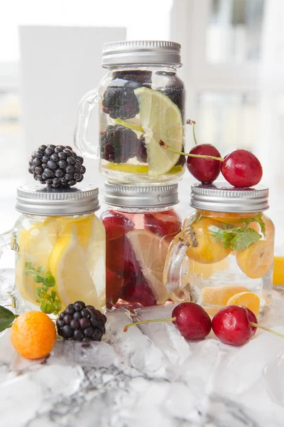 Infused water with fresh fruits — Stock Photo, Image