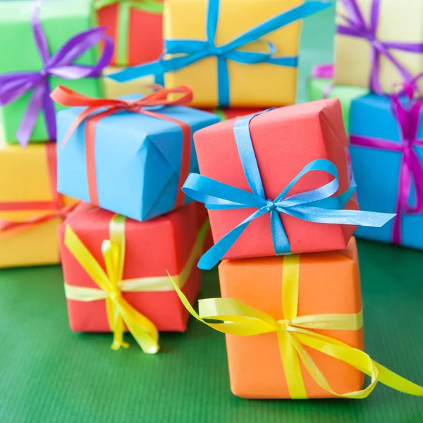 Küçük renkli hediyeler — Stok fotoğraf