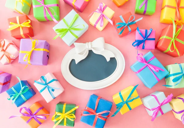 Muchas cajas de regalo coloridas —  Fotos de Stock
