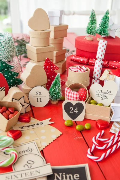 Calendario dell'Avvento con scatole regalo — Foto Stock