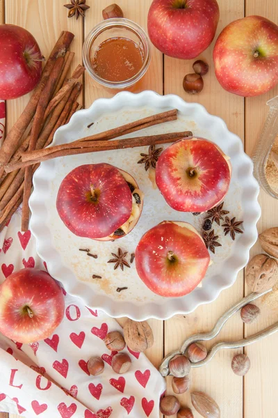 Preparación de manzanas respaldadas — Foto de Stock