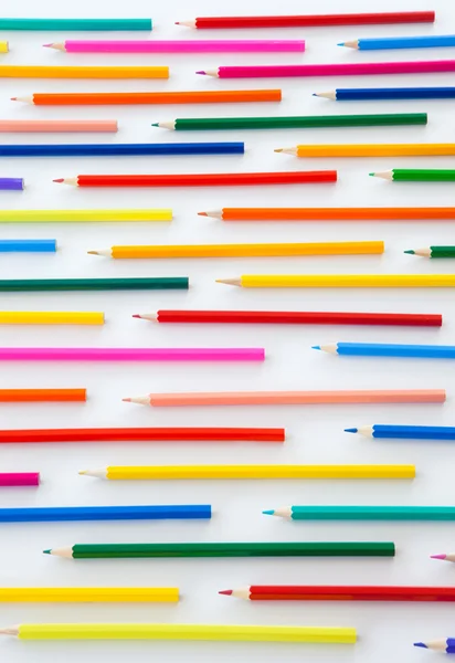 Crayons colorés en lignes parallèles Images De Stock Libres De Droits