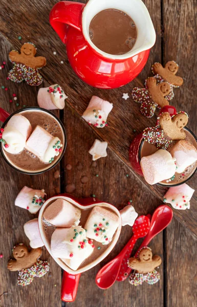 Varm Choklad Med Marshmallows Och Färgglada Socker Strössel — Stockfoto