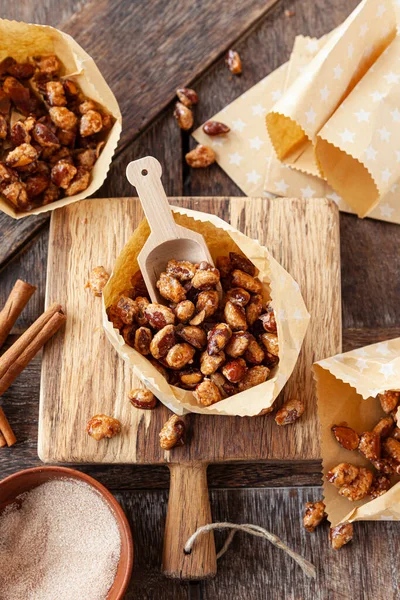 Roasted Almonds Cinnamon Little Paper Bags — Stock Photo, Image