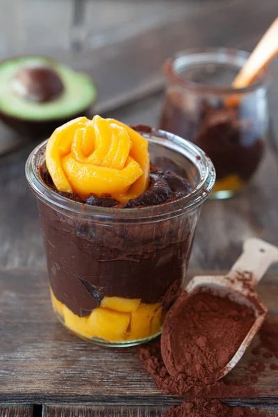 Vegan Mousse Chocolat Con Mango Fresco — Foto de Stock