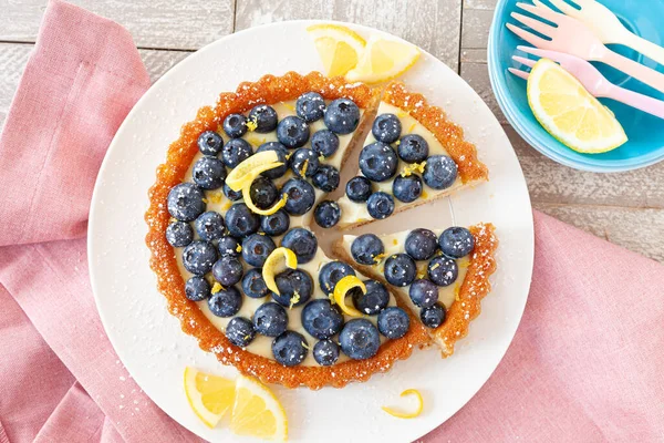 Délicieux Gâteau Aux Myrtilles Avec Zeste Citron Frais Images De Stock Libres De Droits