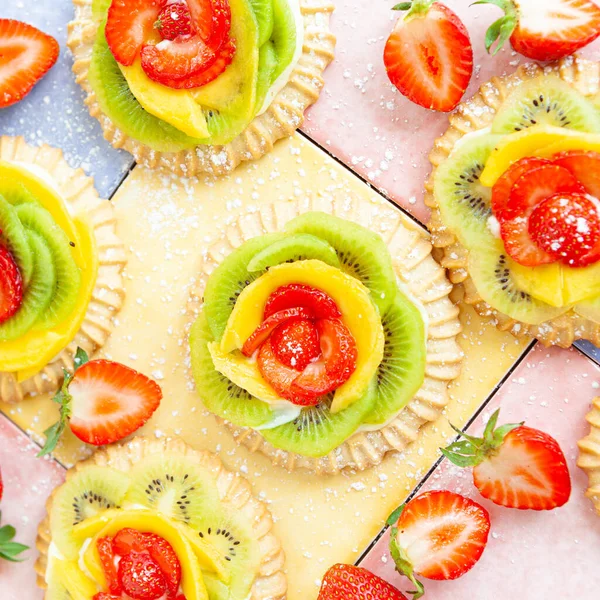 Petites Tartes Croûte Courte Gâteaux Aux Fruits Frais — Photo