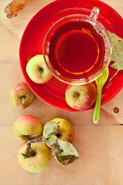 Чашка яблучного чаю — стокове фото