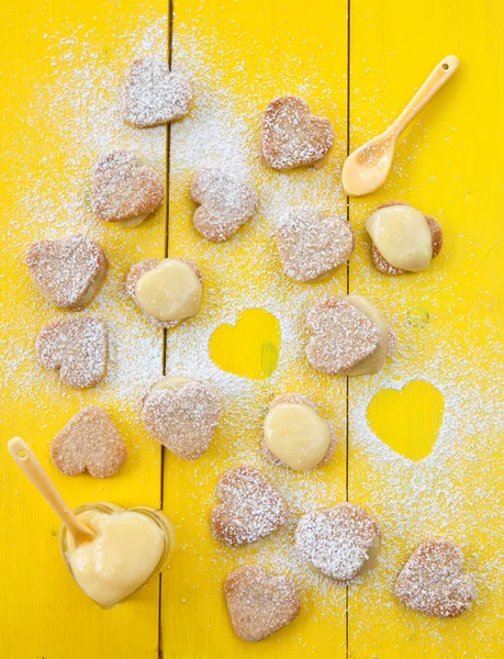 Heart cookies with Lemon Curd — Stock Photo, Image