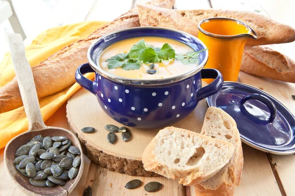 自家製のカボチャ スープ — ストック写真