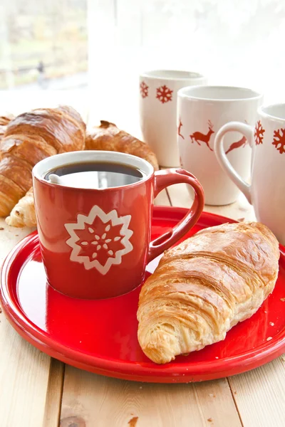 Croissants frescos y café — Foto de Stock