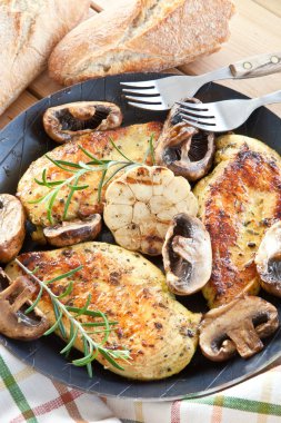 marine edilmiş tavuk göğsü