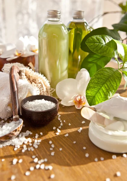 Солі для ванни та інші засоби по догляду за шкірою — стокове фото