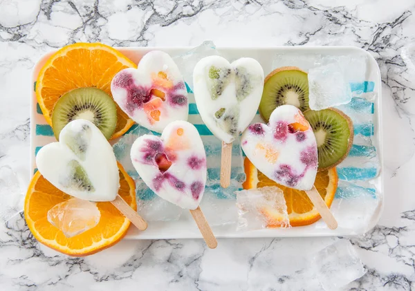 Homemade frozen popsicles — Stock Photo, Image