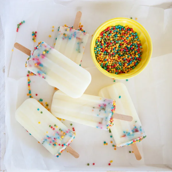 Frozen popsicles with sprinkles — Stock Photo, Image