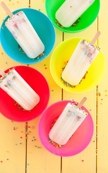 Frozen popsicles with sprinkles — Stock Photo, Image