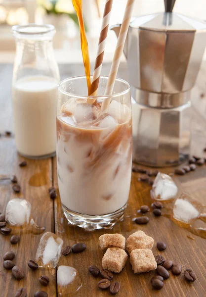 Iskaffe i högt glas — Stockfoto