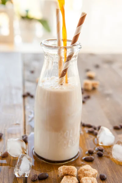 Café helado en botella vintage — Foto de Stock