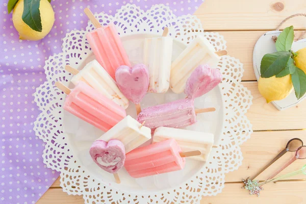 Variety of frozen popsicles — Stock Photo, Image