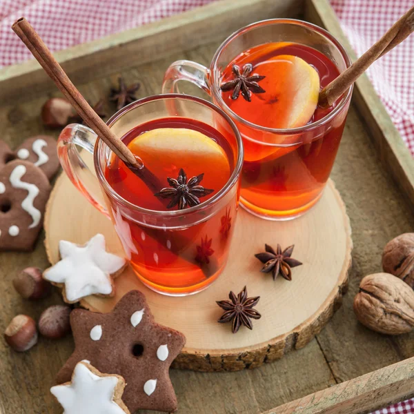 Hot rum punch with apple — Stock Photo, Image